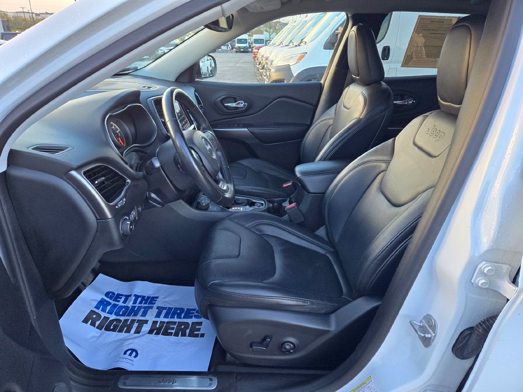 Used 2019 Jeep Cherokee Limited AWD/4WD image 13