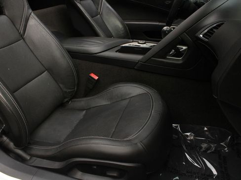 Used 2017 Chevrolet Corvette Stingray Coupe w/ 1LT RWD image 26