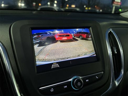 Used 2020 Chevrolet Equinox LT image 17