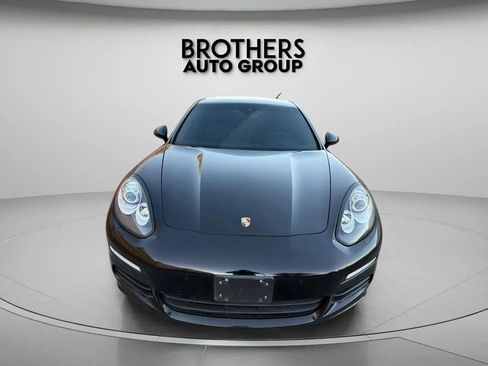 Used 2014 Porsche Panamera 4 image 2