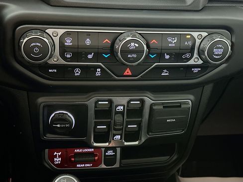 Used 2022 Jeep Gladiator Mojave w/ LED Lighting Group AWD/4WD image 17