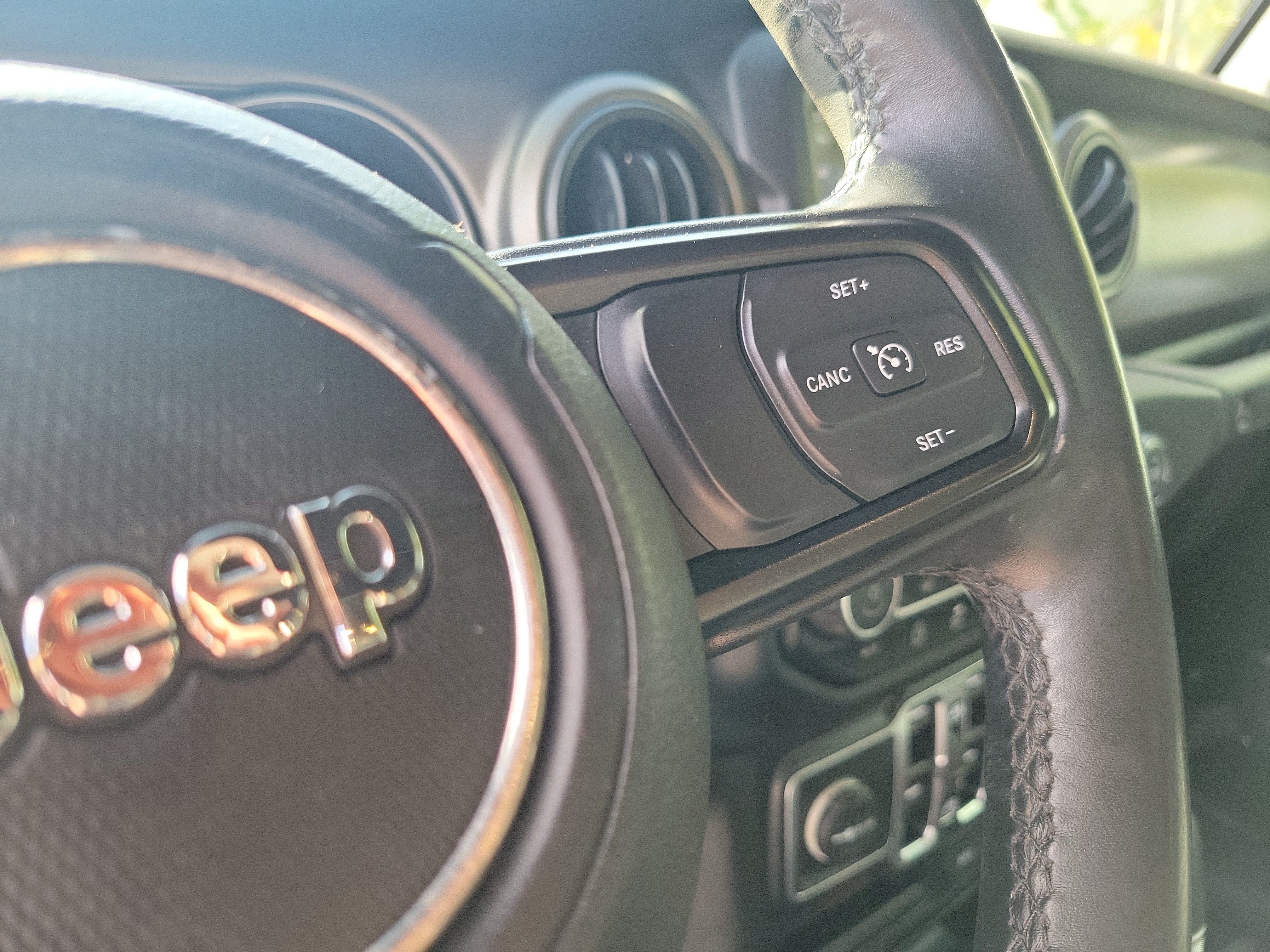 Used 2019 Jeep Wrangler Unlimited Sport S AWD/4WD image 25
