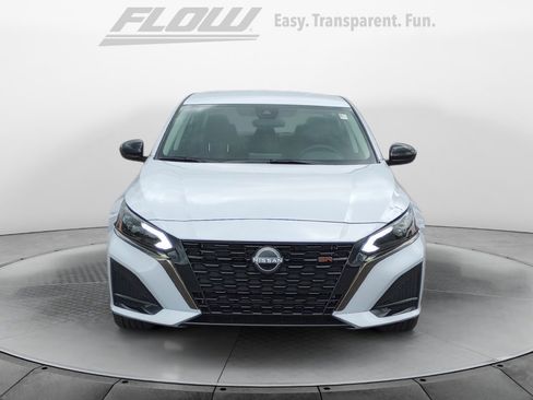 New 2025 Nissan Altima 2.5 SR image 2