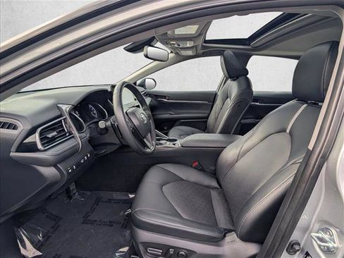 Used 2022 Toyota Camry XSE image 17