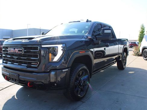 Used 2024 GMC Sierra 2500 AT4 w/ AT4 Premium Plus Package image 3