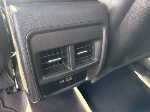 Used 2023 Cadillac XT4 Premium Luxury image 19