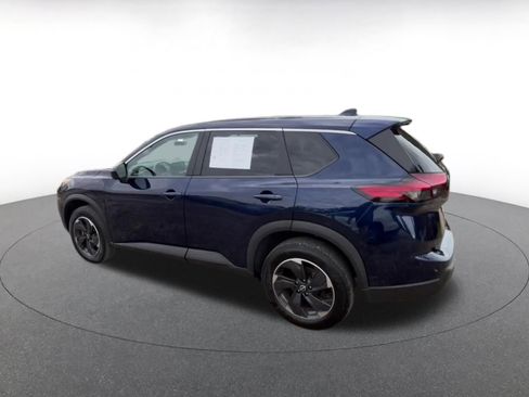 Used 2025 Nissan Rogue SV FWD image 10
