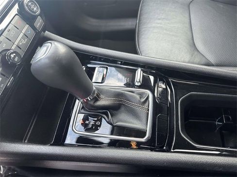 Certified 2022 Jeep Compass Limited image 35