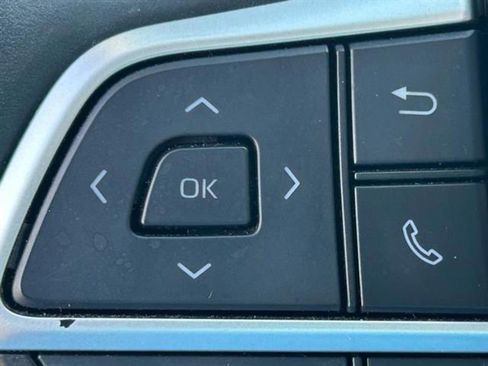 Used 2023 Toyota Highlander Platinum image 13