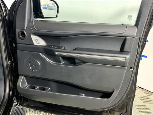 Certified 2024 Ford Expedition XLT RWD image 19