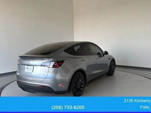 Used 2024 Tesla Model Y Performance AWD/4WD image 7