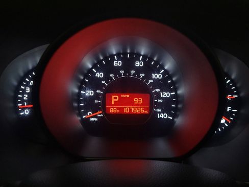 Used 2016 Kia Soul + FWD image 23