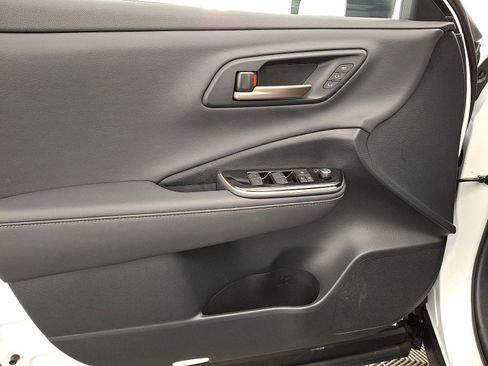 Certified 2025 Toyota Crown Signia image 10