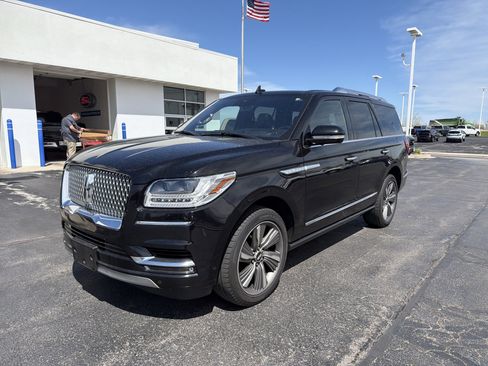 Used 2019 Lincoln Navigator Reserve AWD/4WD image 12
