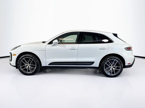Used 2025 Porsche Macan AWD/4WD image 2