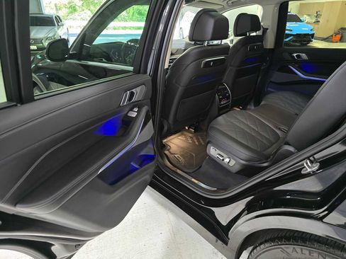 Used 2024 BMW X7 xDrive40i w/ Premium Package AWD/4WD image 19