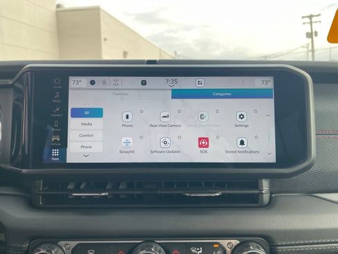 Used 2025 Jeep Wrangler Unlimited Rubicon AWD/4WD image 10