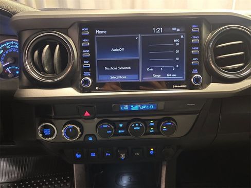 Used 2021 Toyota Tacoma TRD Sport w/ Technology Package image 19