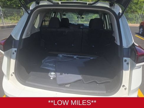 Used 2024 Nissan Rogue S AWD/4WD image 11