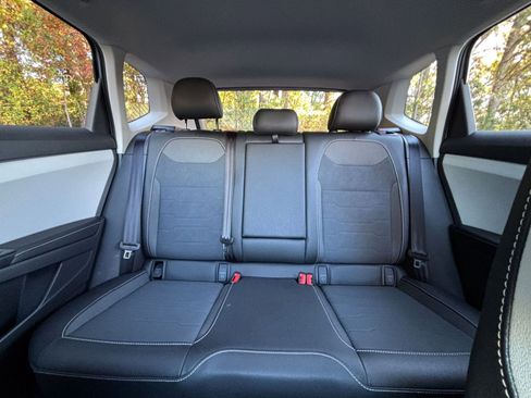 Used 2025 Volkswagen Taos SE image 38