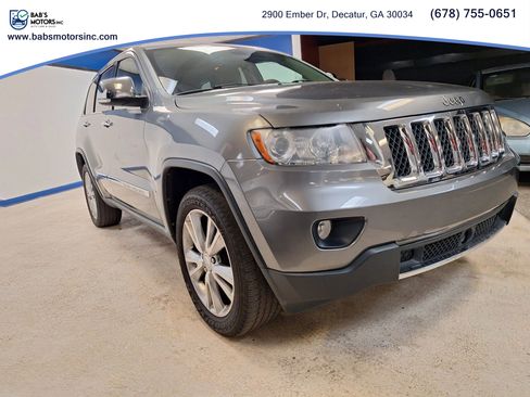 Used 2013 Jeep Grand Cherokee Overland w/ Advance Technology Group image 3