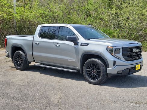 Used 2024 GMC Sierra 1500 Elevation AWD/4WD image 3