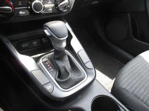 Used 2021 Kia Soul S image 24