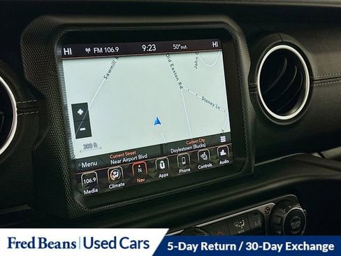 Used 2022 Jeep Wrangler Unlimited Sahara w/ Cold Weather Group AWD/4WD image 15