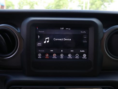 Used 2022 Jeep Gladiator Sport AWD/4WD image 21