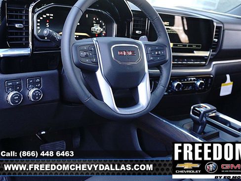 New 2026 GMC Sierra 1500 SLT image 21