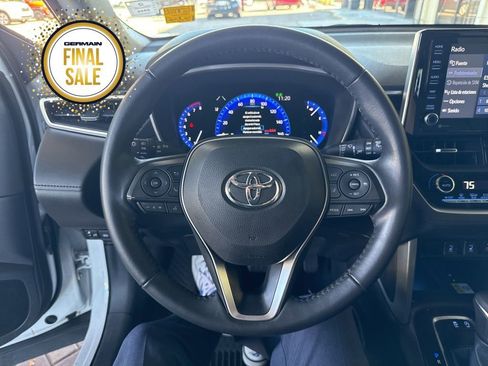 Certified 2022 Toyota Corolla Cross XLE image 15