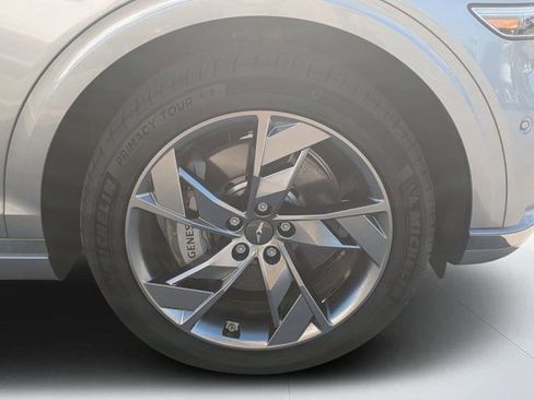 Used 2025 Genesis Electrified GV70 Advanced image 9