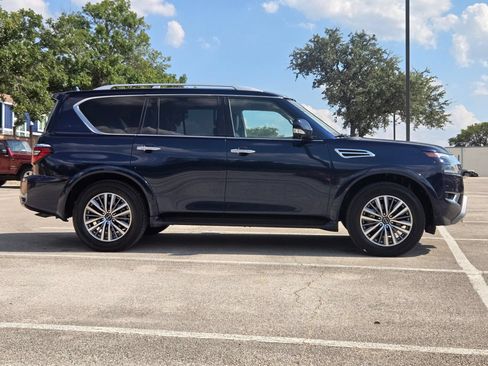 Used 2024 Nissan Armada SL w/ Captain's Chairs Package AWD/4WD image 2