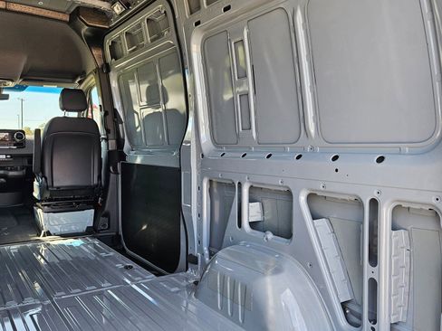 New 2025 Mercedes-Benz Sprinter 2500 image 32