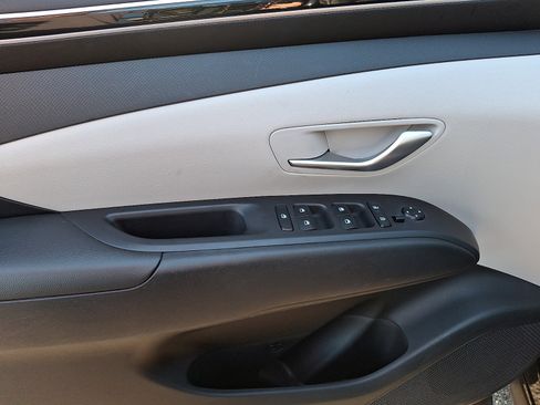 Certified 2024 Hyundai Tucson SE FWD image 12