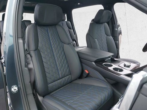 New 2025 Cadillac Escalade IQ Sport 1 w/ LPO, ONYX Package image 11