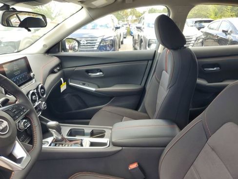 New 2025 Nissan Sentra SR w/ Trunk Package image 8
