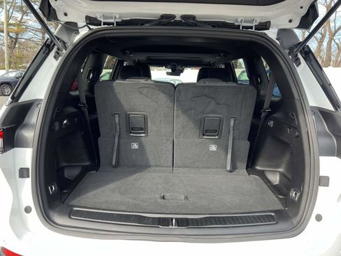 Used 2025 Jeep Grand Cherokee L Laredo image 11