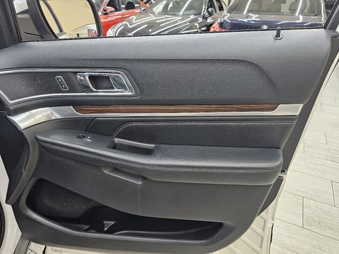 Used 2016 Ford Explorer Limited image 42