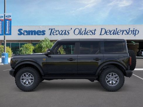 New 2025 Ford Bronco Badlands image 3