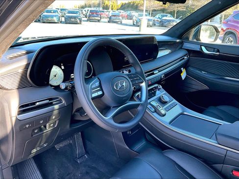 Used 2025 Hyundai Palisade Calligraphy image 8
