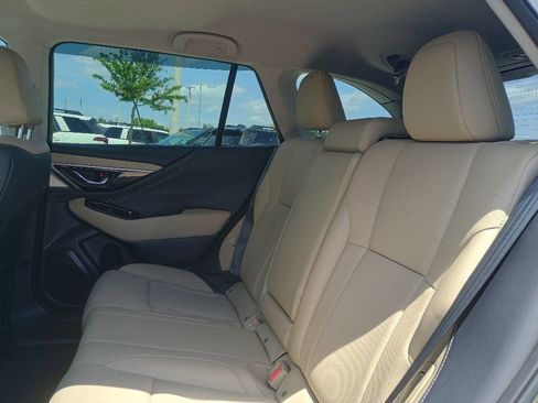 Certified 2025 Subaru Outback Limited AWD/4WD image 17