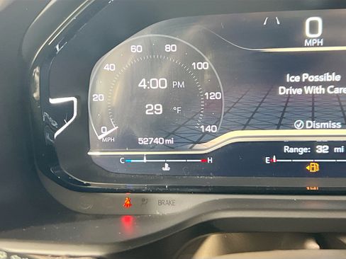 Used 2022 GMC Yukon XL Denali image 12