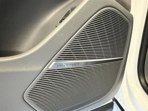 Used 2019 Audi Q8 Prestige image 18