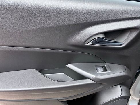 New 2026 Chevrolet Trax LT w/ Driver Confidence Package image 12