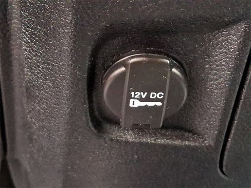 Used 2017 RAM 1500 Express image 23