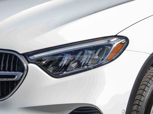 Certified 2025 Mercedes-Benz GLC 300 4MATIC image 9