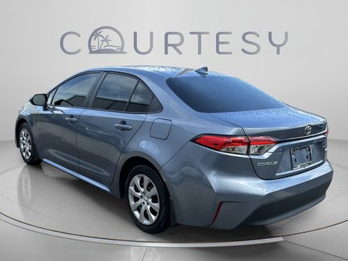 Used 2025 Toyota Corolla LE FWD image 3