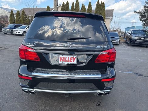 Used 2015 Mercedes-Benz GL 63 AMG 4MATIC image 11