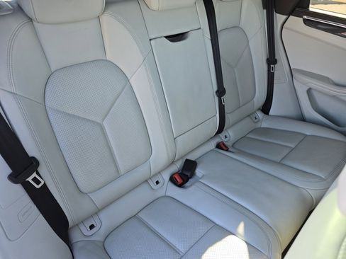 Used 2017 Porsche Macan S image 25